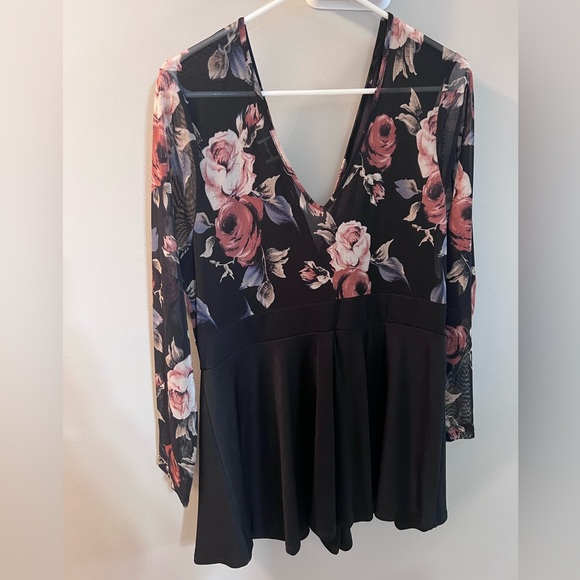 Evoques Dress with Built in shorts 2X never worn! - Picture 4 of 6